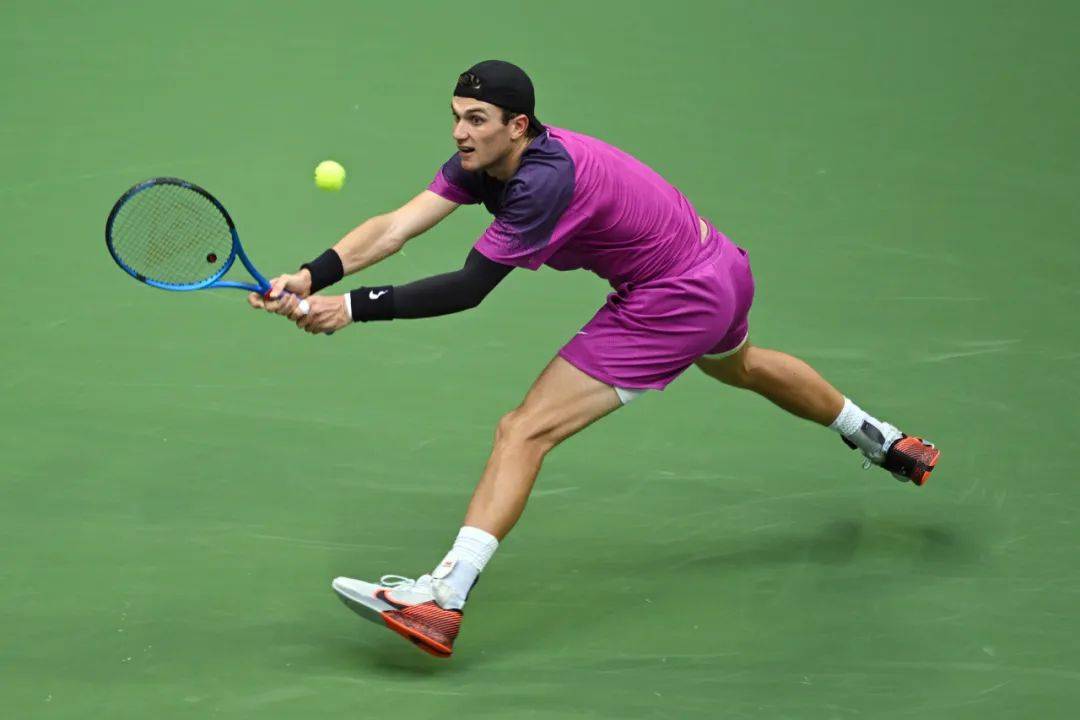 这个看似戏 这个看似戏